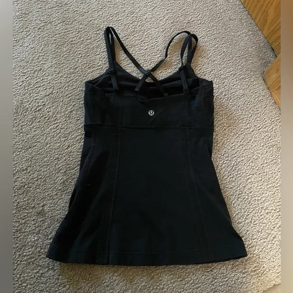 Lululemon tank - Picture 2 of 3